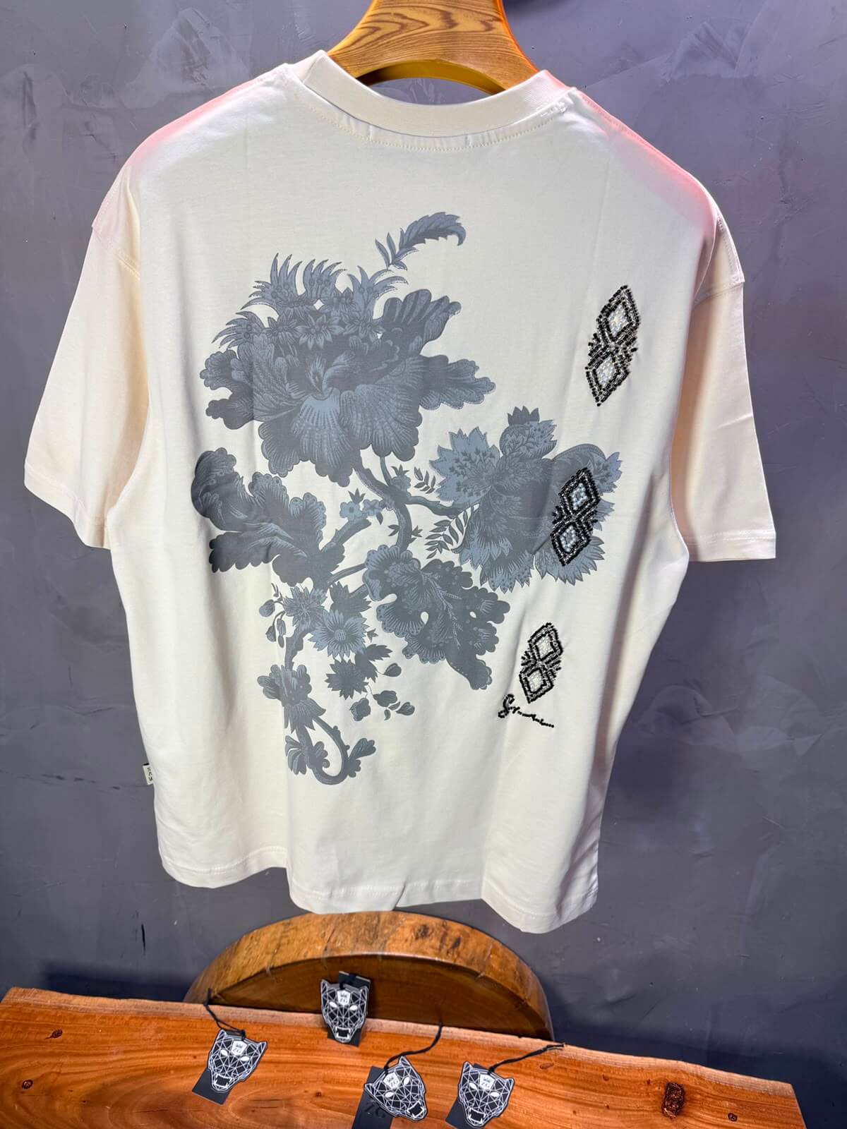 T-Shirt Oversize Urbanity Floral Baroque — Beige 5121