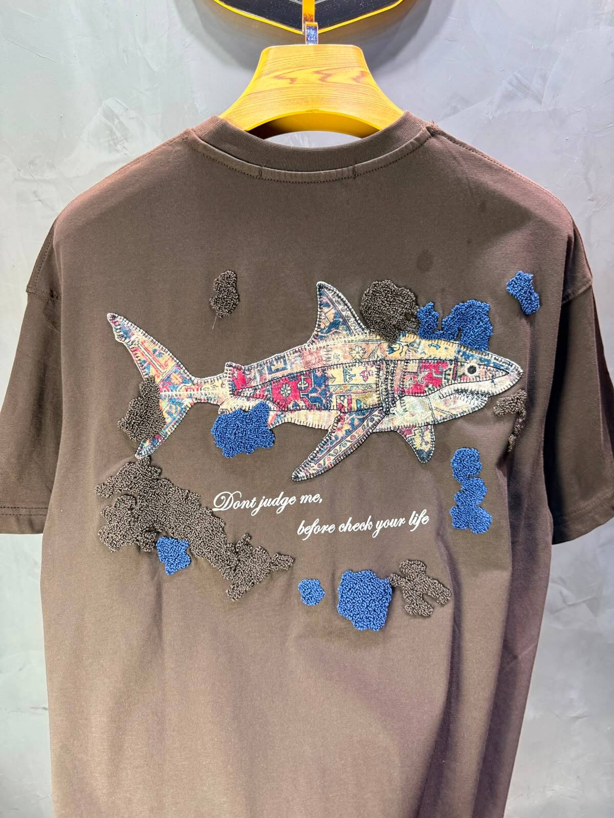 T-Shirt Oversize  Don’t Judge Me — Brown 5169