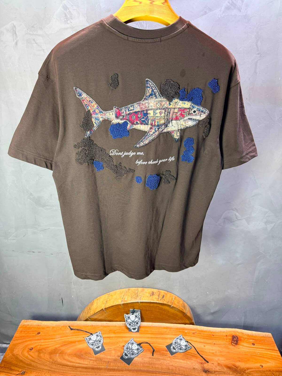 T-Shirt Oversize  Don’t Judge Me — Brown 5169