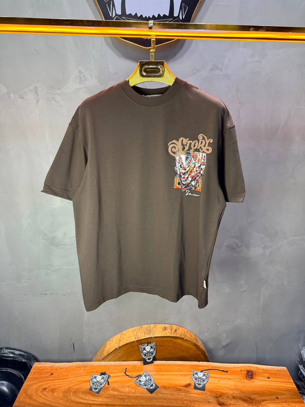 T-Shirt Story Foulard Brodé — Brown 5182
