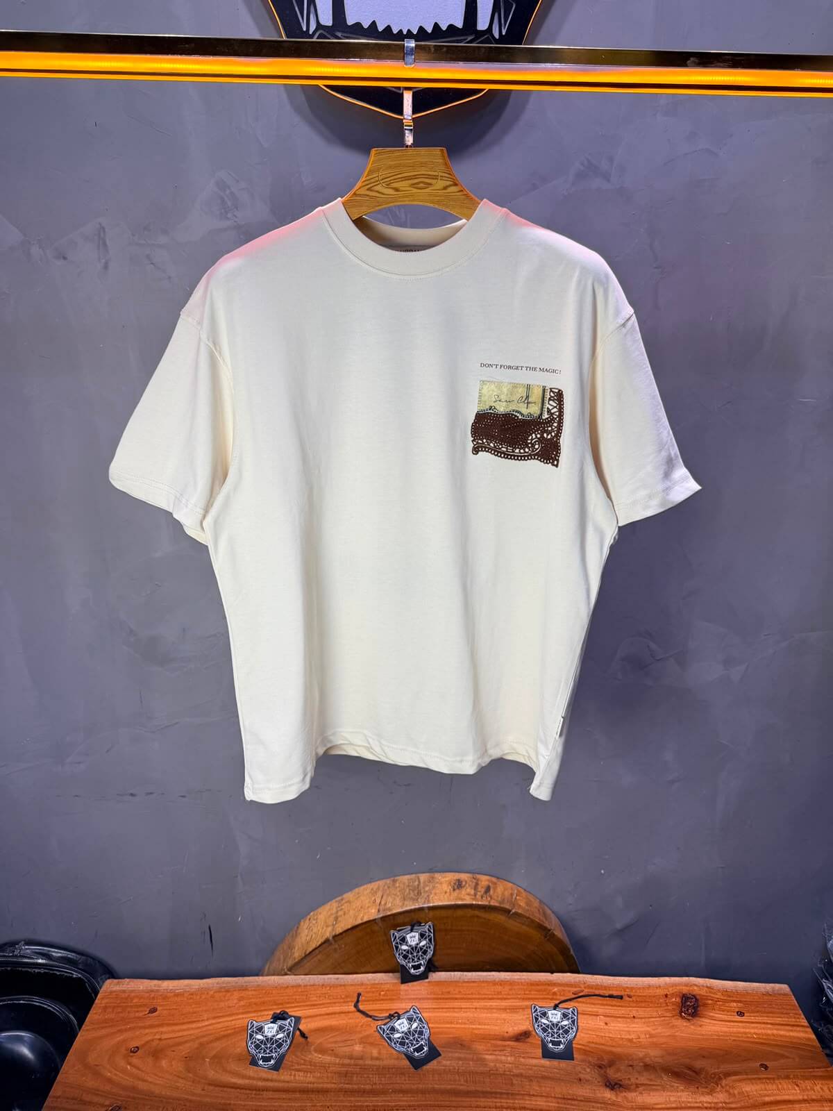 T-Shirt Don’t Forget The Magic — Beige 5104