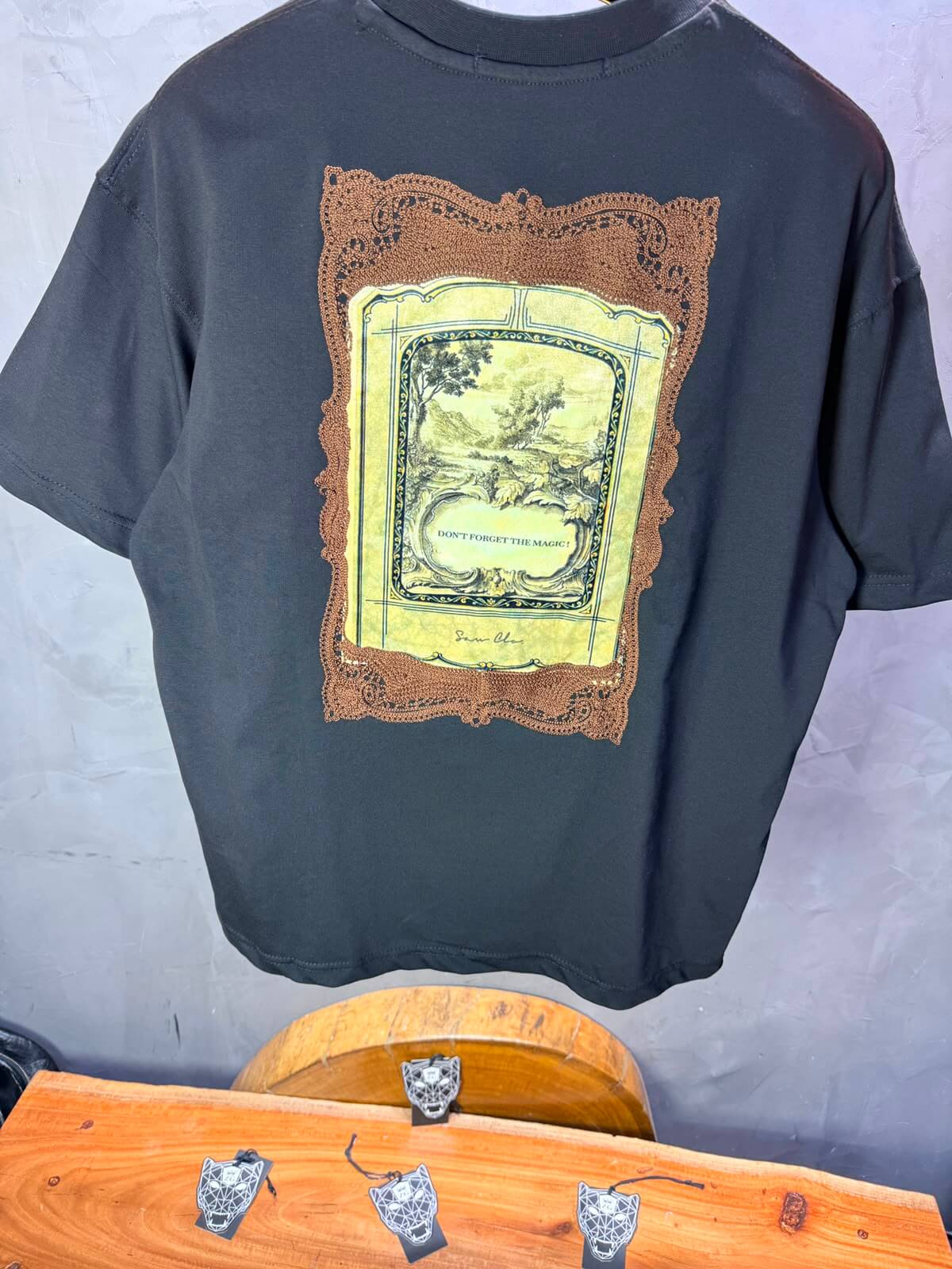 T-Shirt Don’t Forget The Magic — Noir 5104