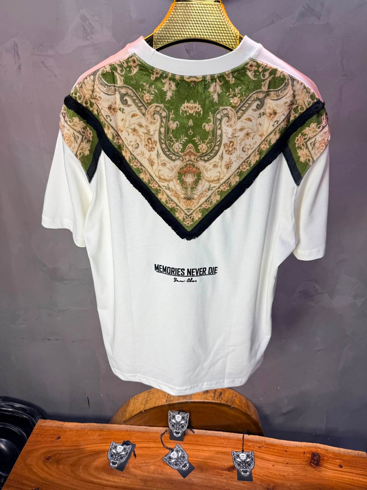 T-Shirt Memories Never Die — Sean Cleo — Blanc 5093