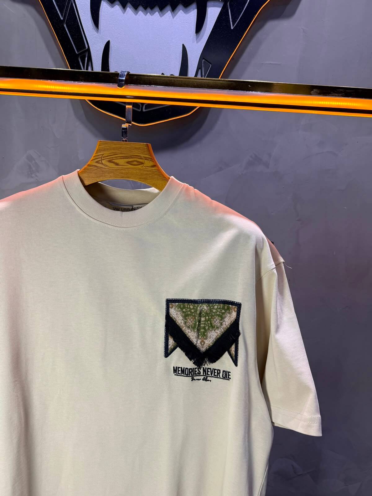 T-Shirt Memories Never Die — Sean Cleo — Beige 5093