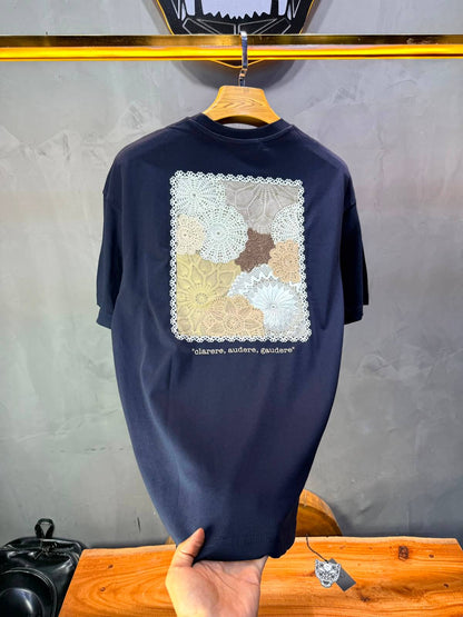 T-Shirt Clarere Audere Gaudere — Navy Blue 5136