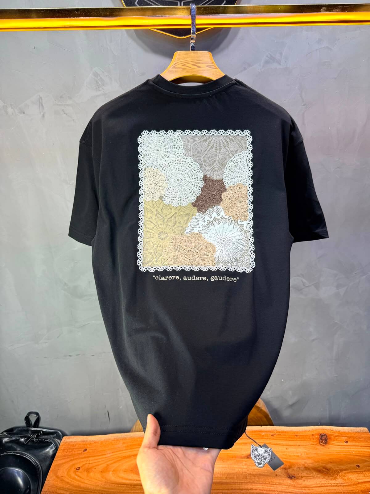 T-Shirt Clarere Audere Gaudere — Noir 5136