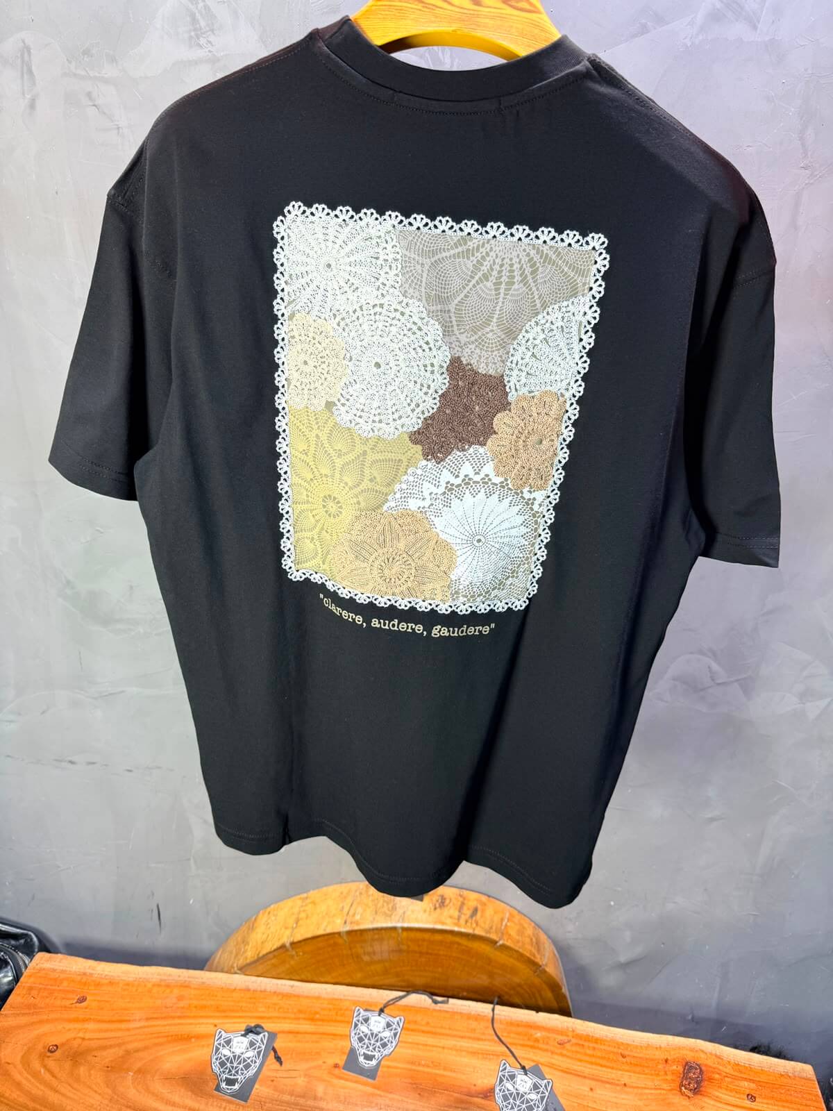 T-Shirt Clarere Audere Gaudere — Noir 5136