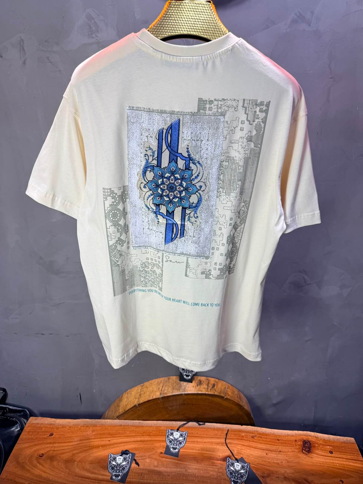 T-Shirt Calligraphie Mandala — Sam — Beige 5075