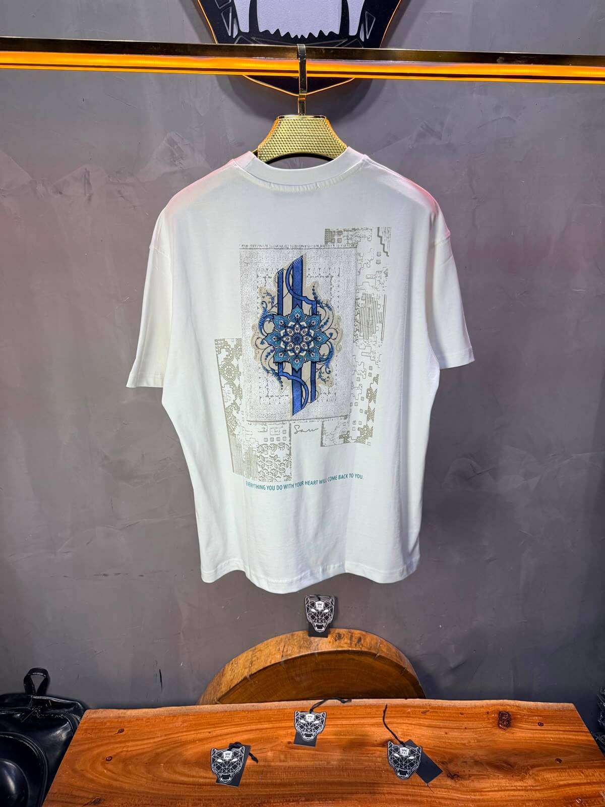 T-Shirt Calligraphie Mandala — Sam — Blanc 5075