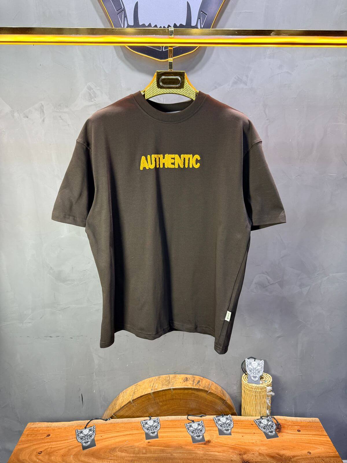 T-Shirt Authentic Brodé — SW Urbanity — Brown 5079
