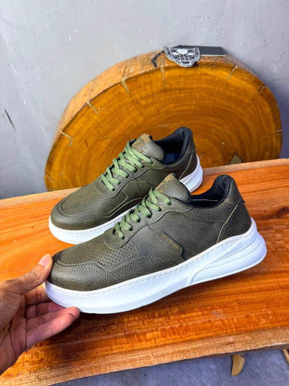 Sneaker Cuir Perforé — Vert / Semelle Blanche
