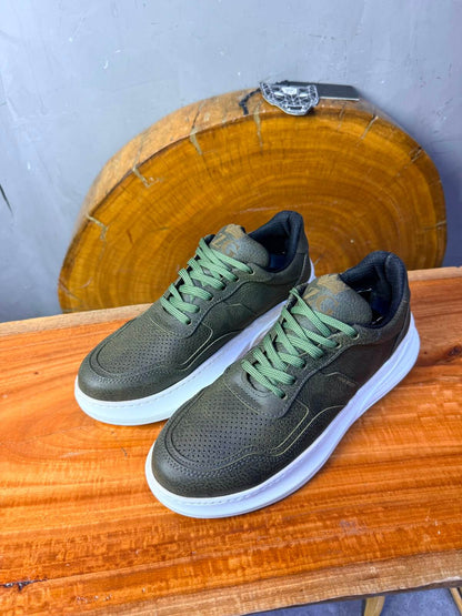 Sneaker Cuir Perforé — Vert / Semelle Blanche