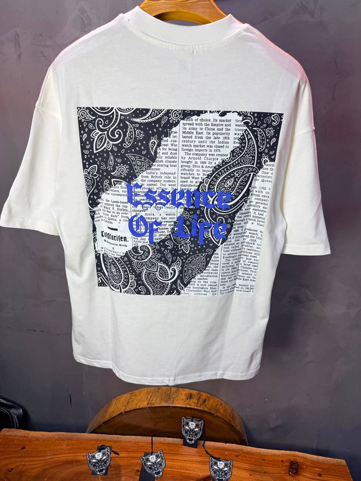 T-Shirt Essence Of Life — Gothic Paisley — Blanc 166