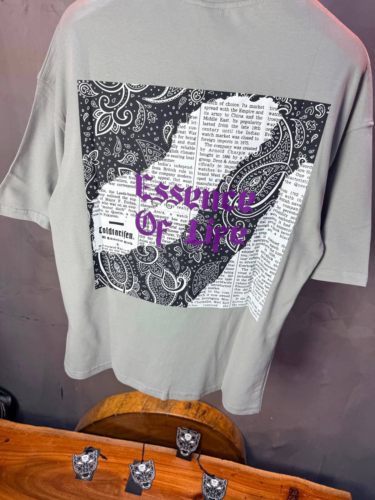T-Shirt Essence Of Life — Gothic Paisley — Grey 166