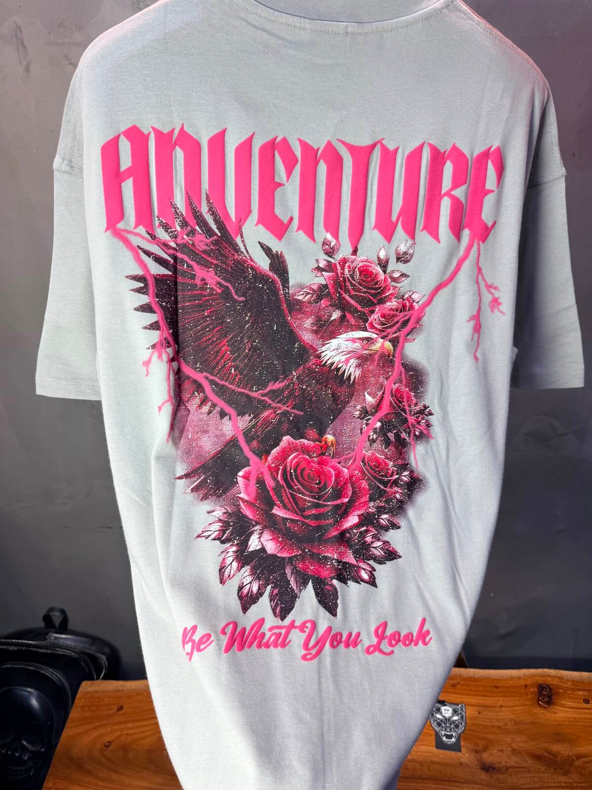 T-Shirt Adventure — Eagle & Roses — Gris Sage 101