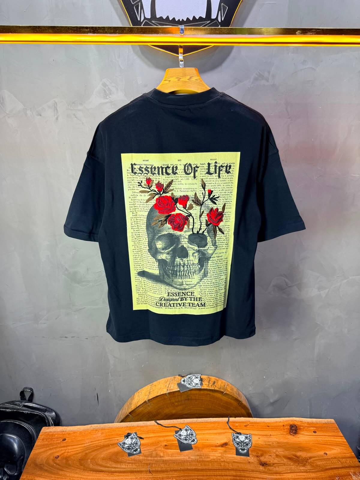 T-Shirt Essence Of Life — Skull & Roses — Noir 169