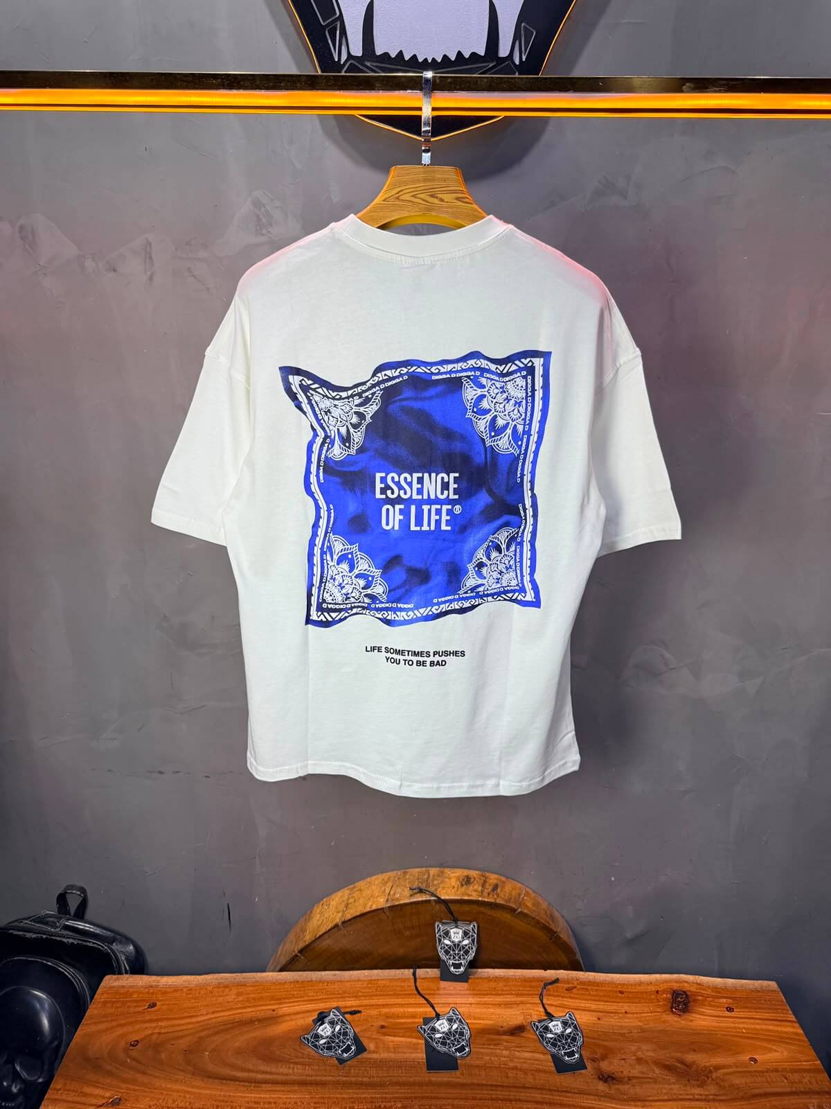 T-Shirt Essence Of Life® — Bandana Bleu — Blanc 091