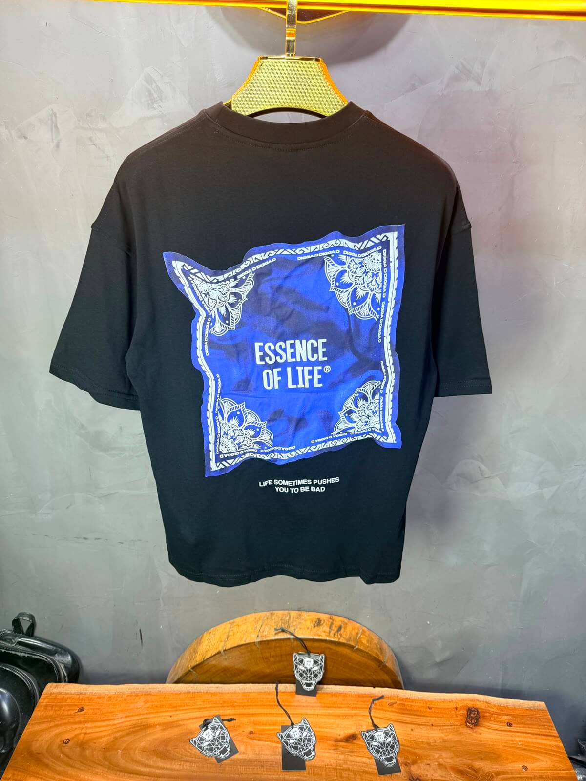 T-Shirt Essence Of Life® — Bandana Bleu — Noir 091