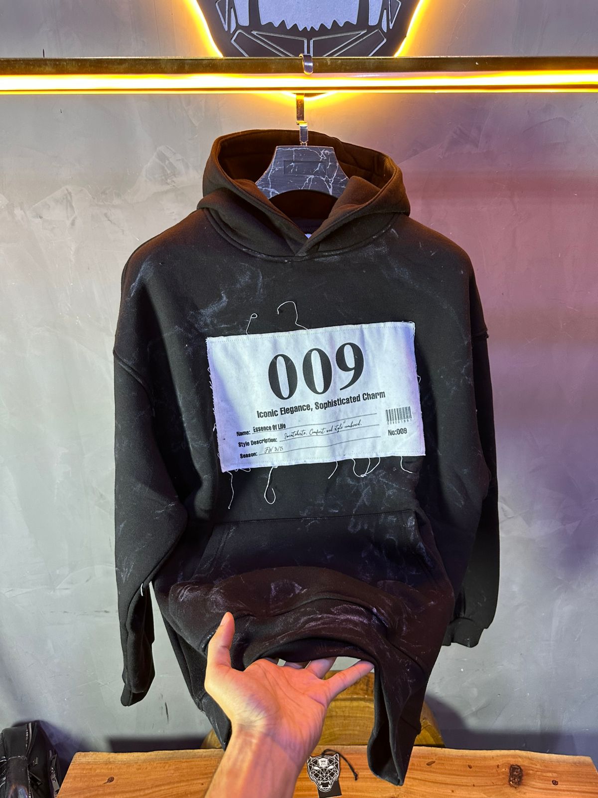 CAPUCH ESSENCE BLACK 1024