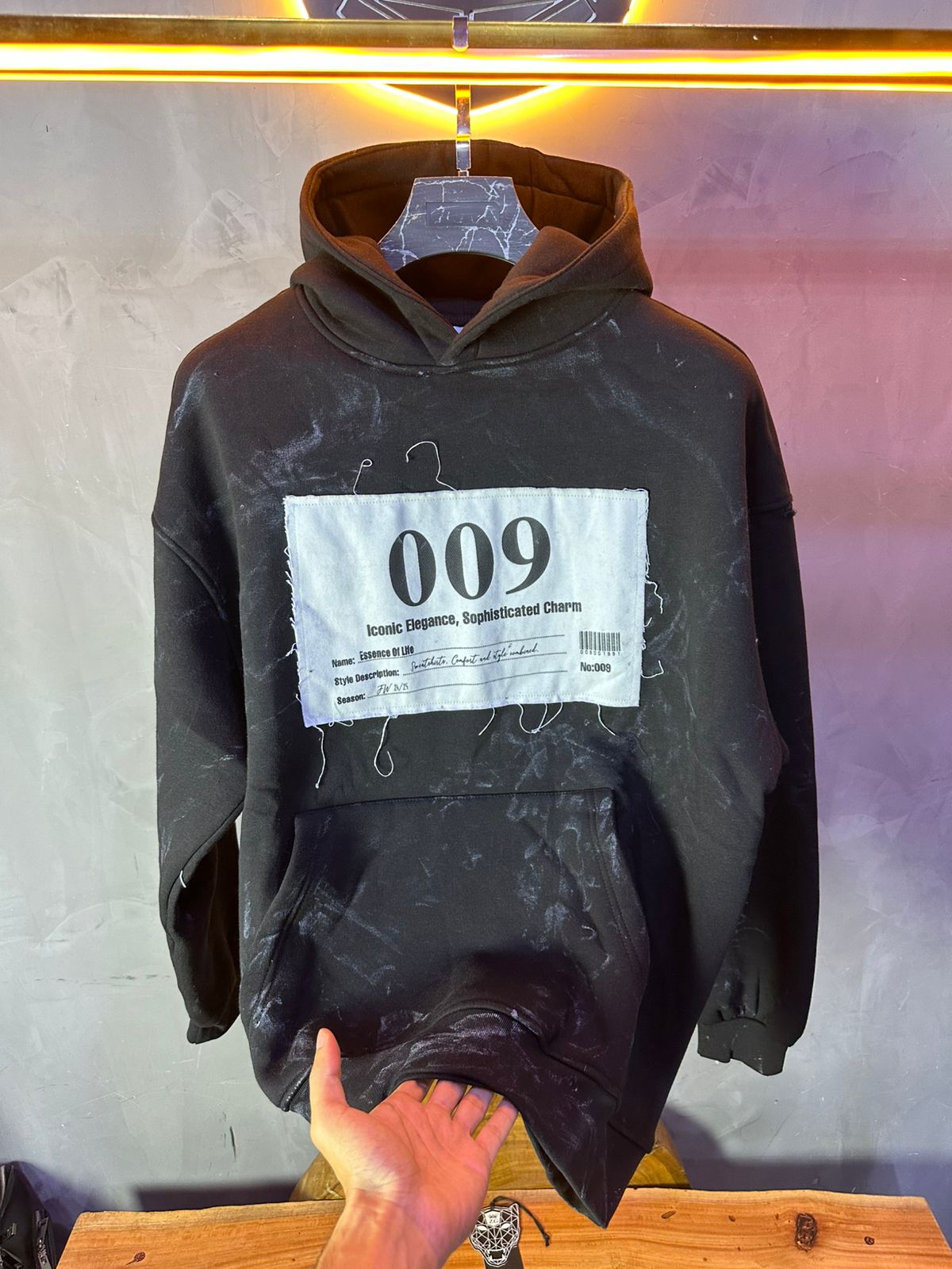 CAPUCH ESSENCE BLACK 1024