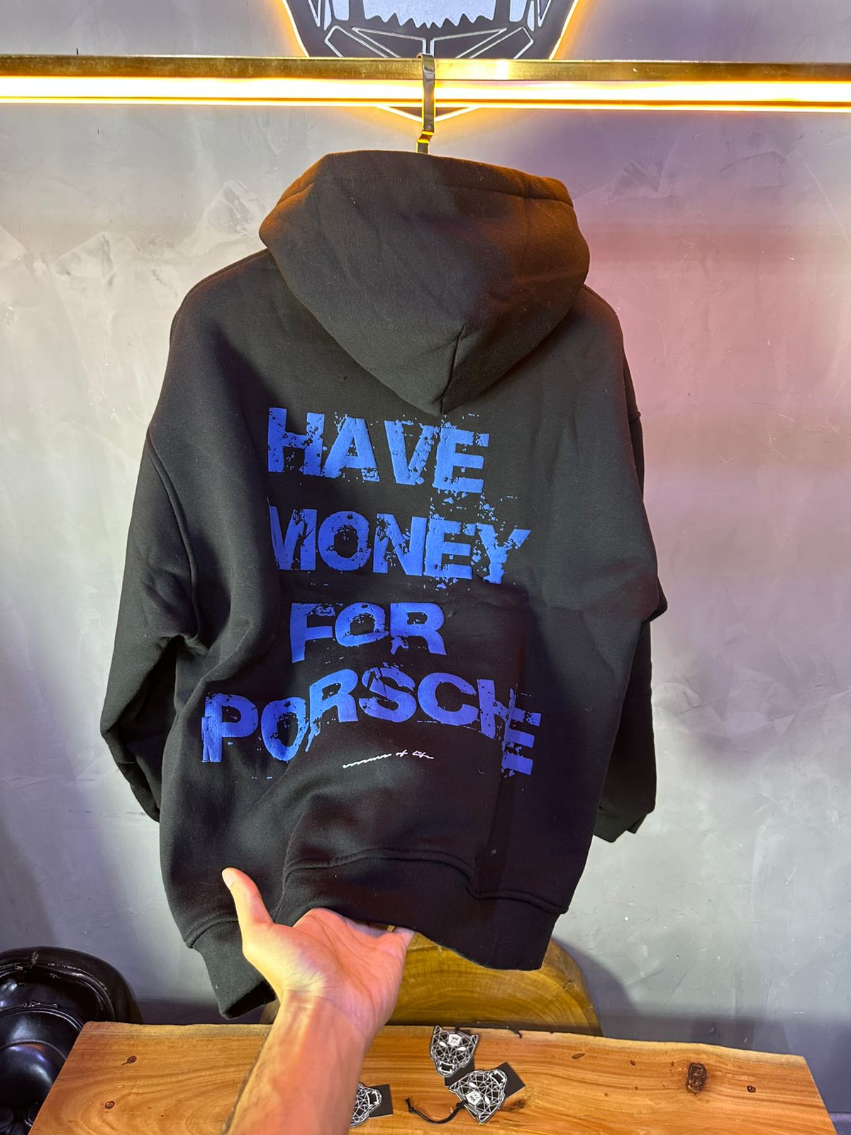 CAPUCH ESSENCE BLACK 1004