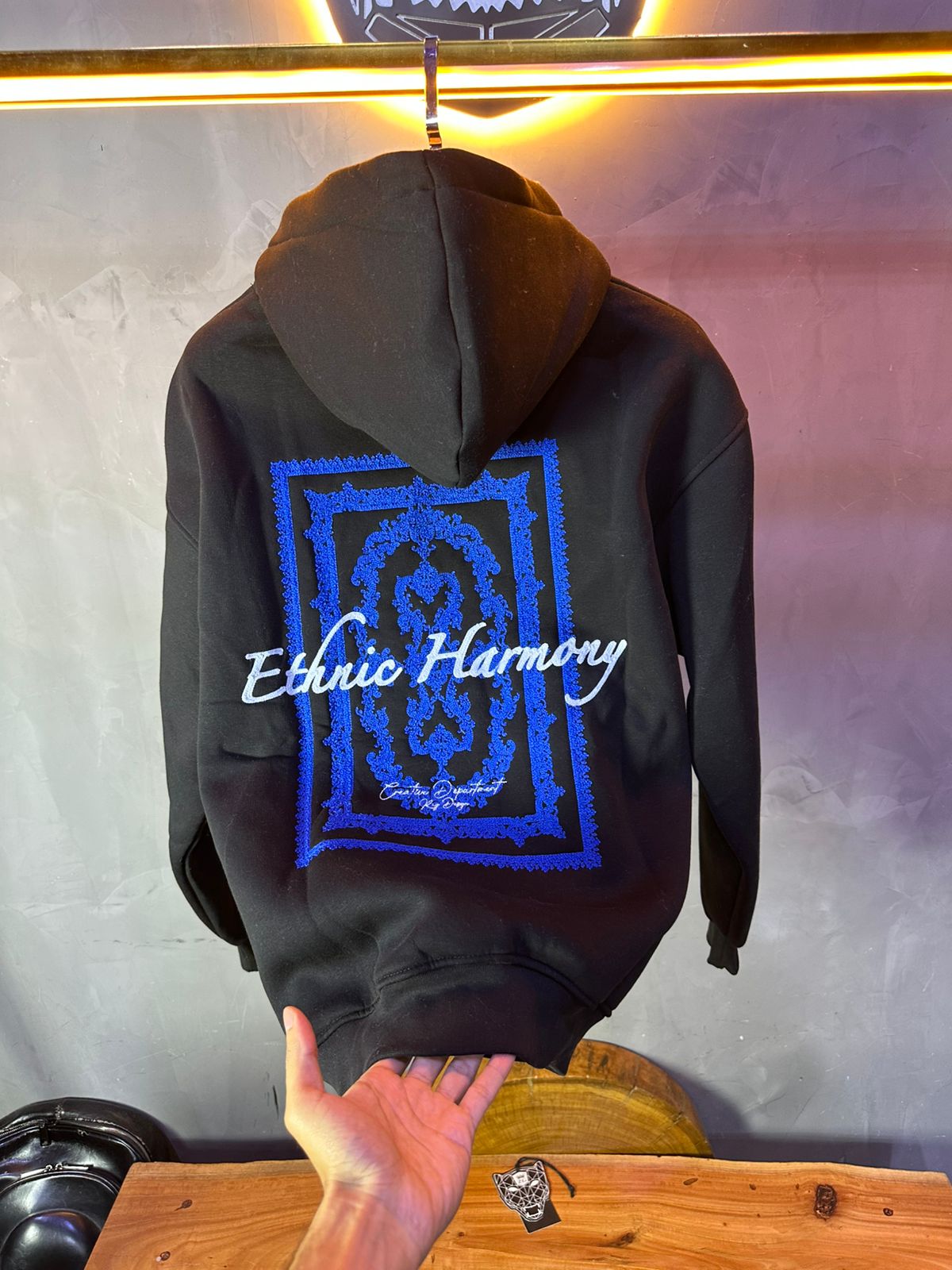 CAPUCH ESSENCE BLACK 1030