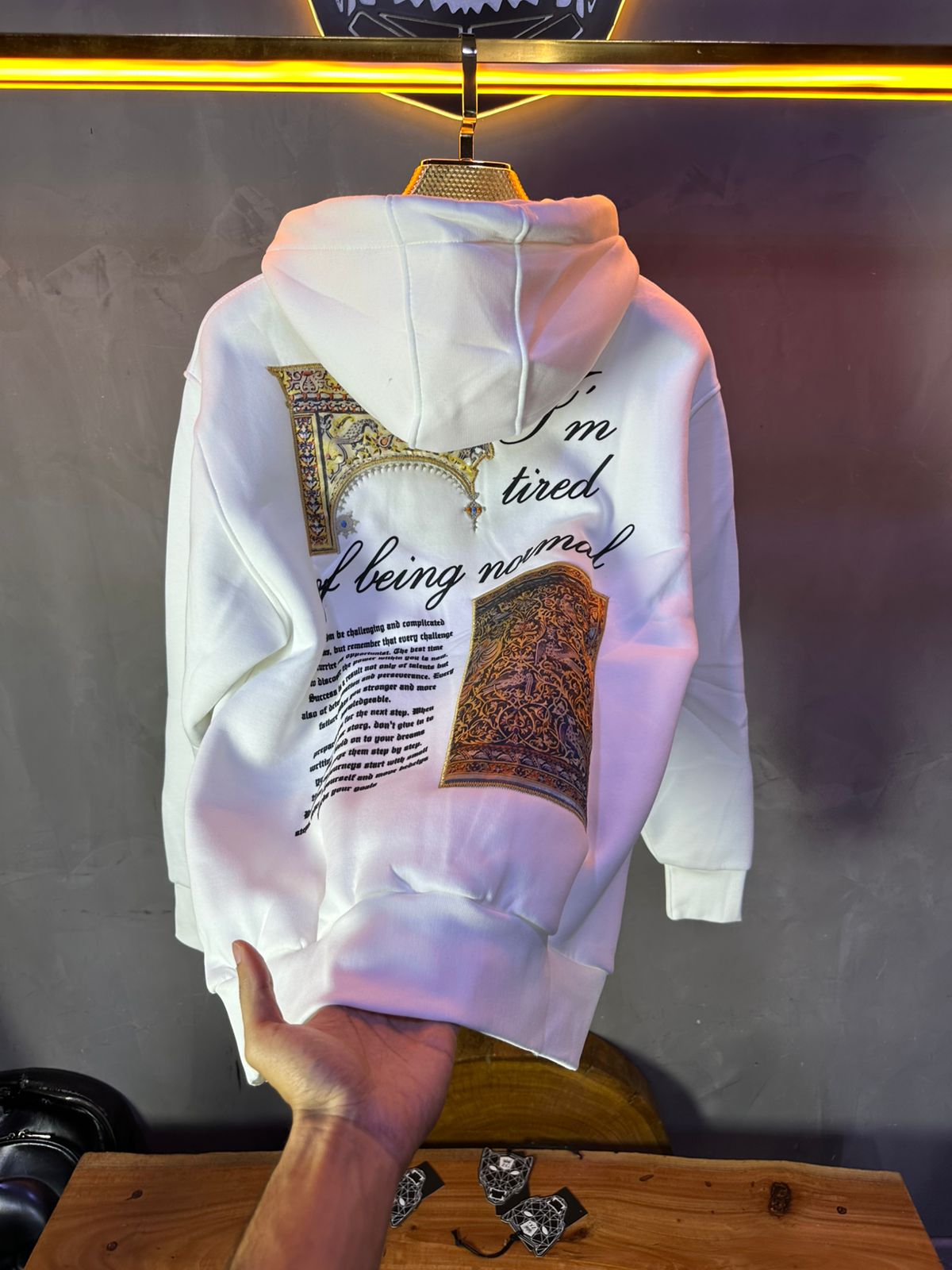 CAPUCH OVERSIZE WHITE E01