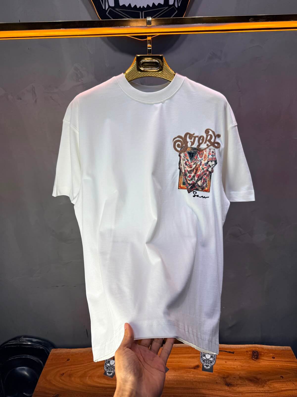 T-Shirt Story Foulard Brodé — Blanc 5182