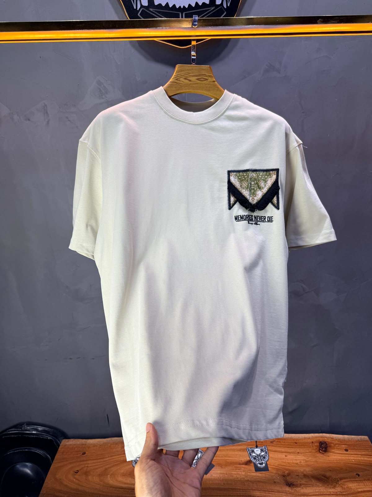 T-Shirt Memories Never Die — Sean Cleo — Beige 5093
